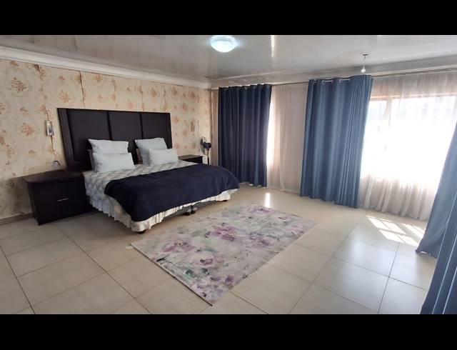 7 BEDROOM FREESTANDING FOR SALE IN FLORA PARK